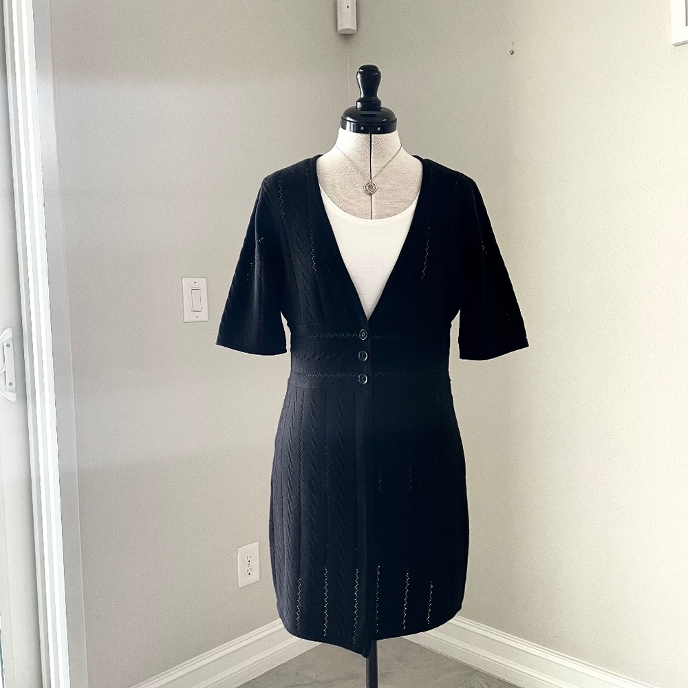Madison Studio Black V-Neck Long Sweater Button Up Elbow Length Sleeve Sz Med